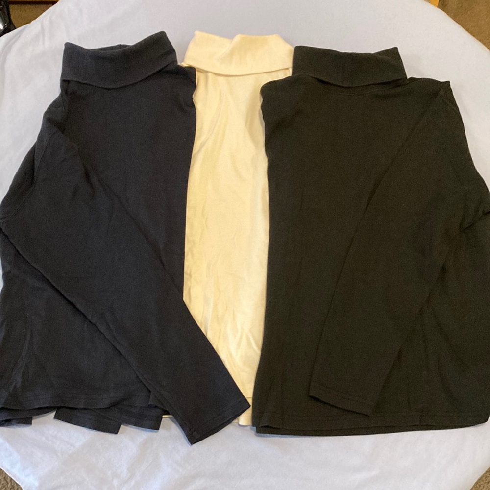 Lot of 3 100% soft cotton long sleeve St. John’s Bay Turtlenecks.